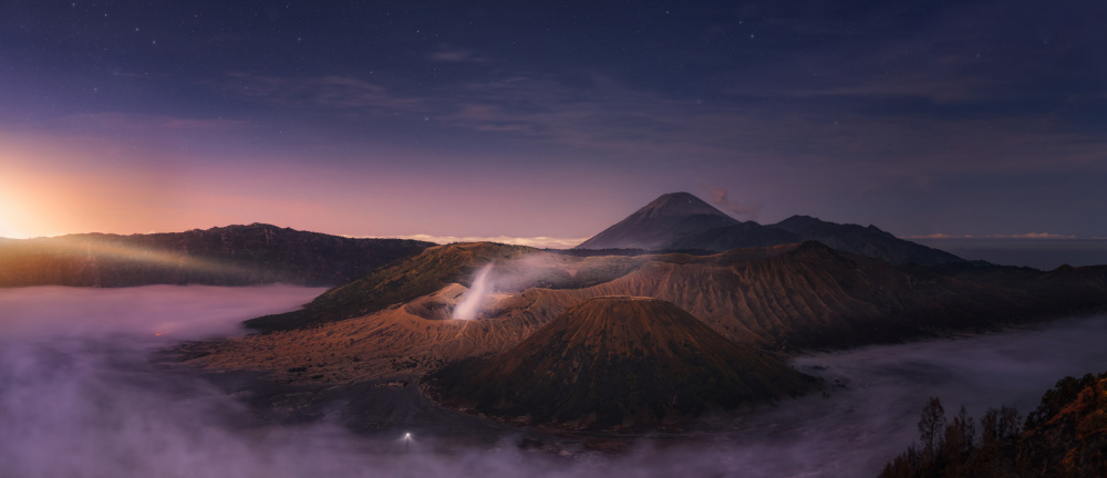 Stars and light in Bromo 7R21810P von joanaduenas