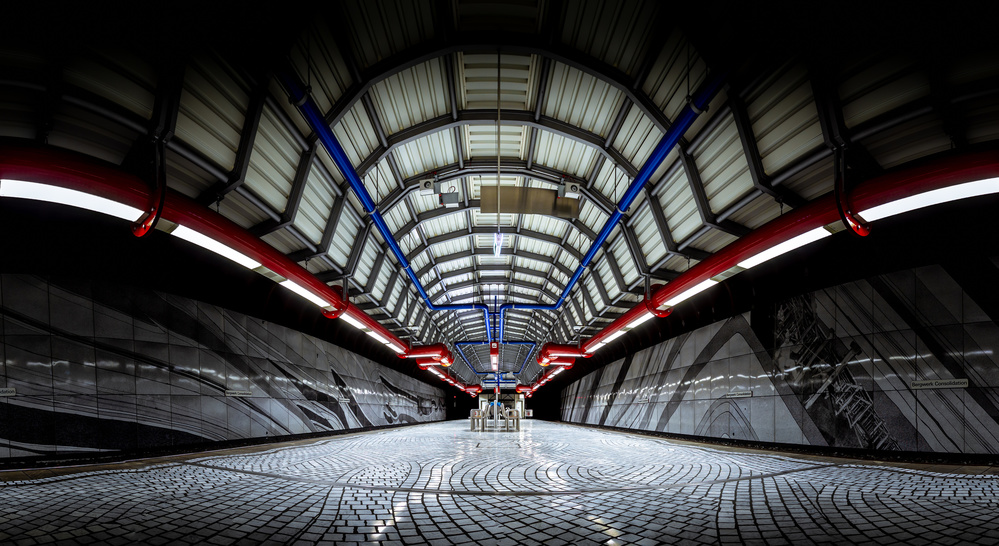 ... metro station von Jörg Vollrath