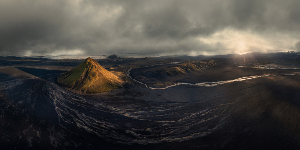 Ancient Volcano von John Fan