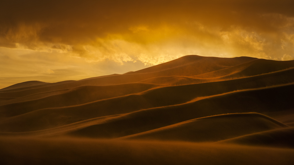 Sunset in Sand Storm von John Fan