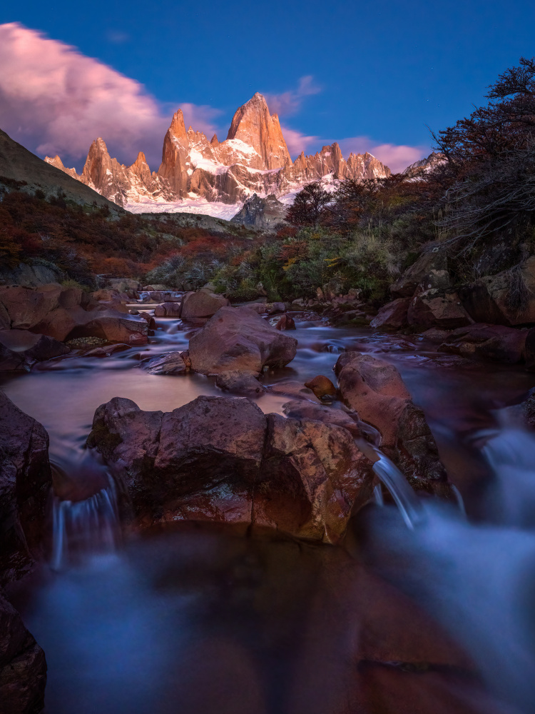 Fitz Roy and her Creek von John J. Chen