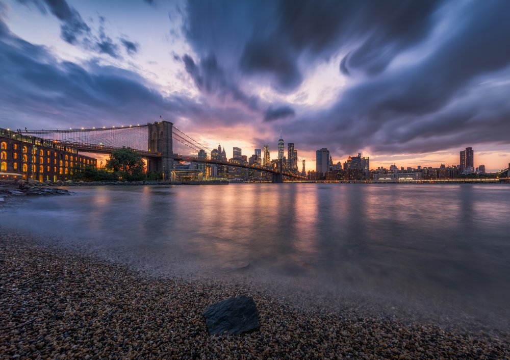 Under the storm von Johnny Chen