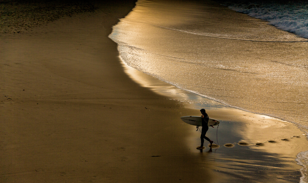 Surfer on the shore von Jois Domont ( J.L.G.)