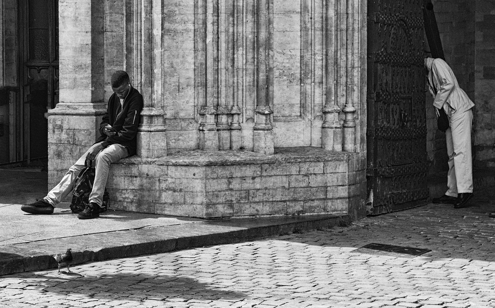 Behind the doors of History von Jonathan Eden-Drummond