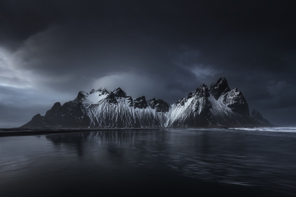 Blue Stokksnes von Jorge Ruiz Dueso