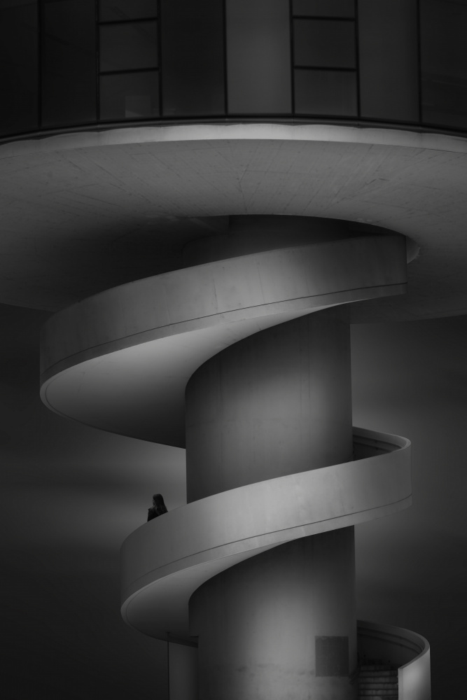 Spiral descent von Jorge Ruiz Dueso