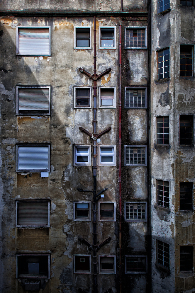 Patio of lights von Jose C. Lobato