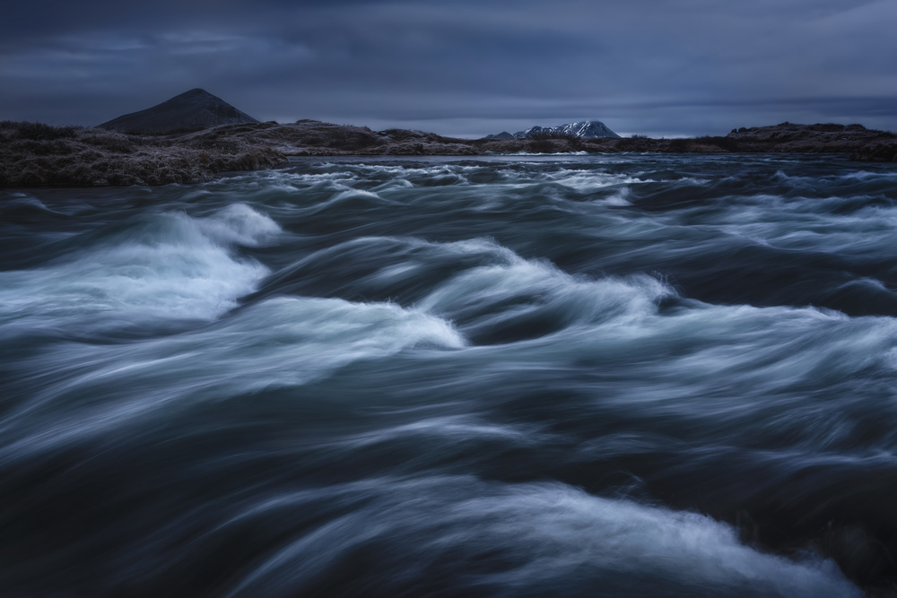 The flood von José Ignacio Gil Blanco