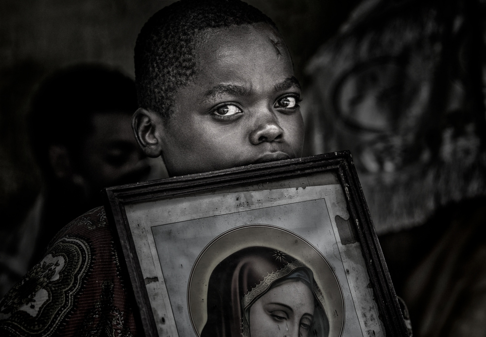 Ethiopian child in a religious ceremony. von Joxe Inazio Kuesta Garmendia