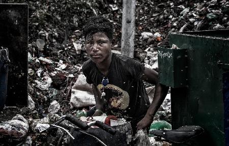 Working on a dumping site in Bangladesh