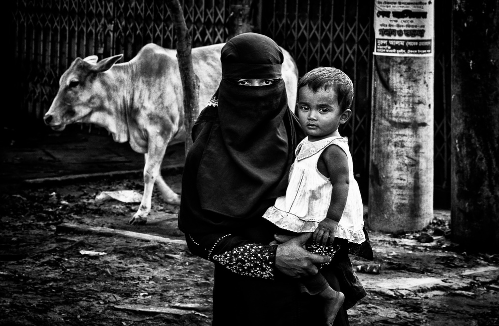 In the streets of Bangladesh. von Joxe Inazio Kuesta Garmendia