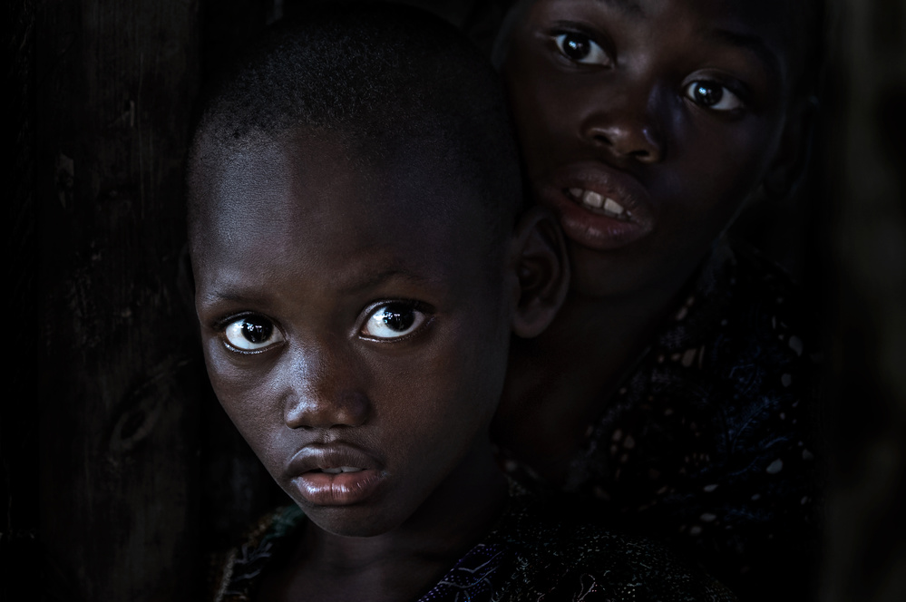 Siblings - Benin von Joxe Inazio Kuesta Garmendia