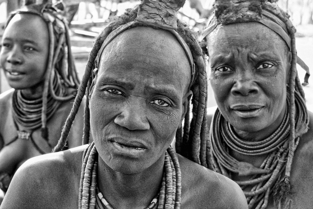 Himba women (Namibia). von Joxe Inazio Kuesta Garmendia