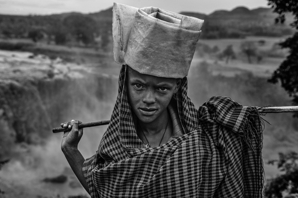 Shepherd boy (Ethiopia) von Joxe Inazio Kuesta Garmendia