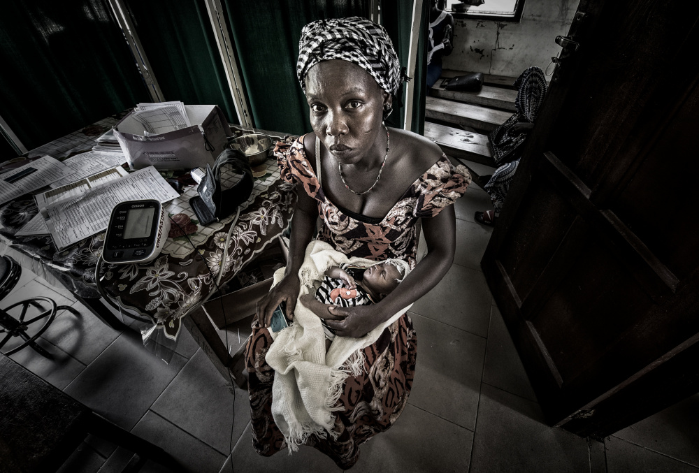 In an outpatient clinic in Ghana von Joxe Inazio Kuesta Garmendia