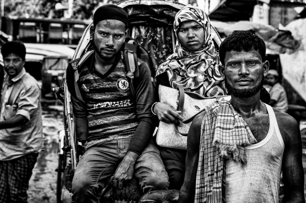 In a rickshaw in the streets of Bangladesh von Joxe Inazio Kuesta Garmendia