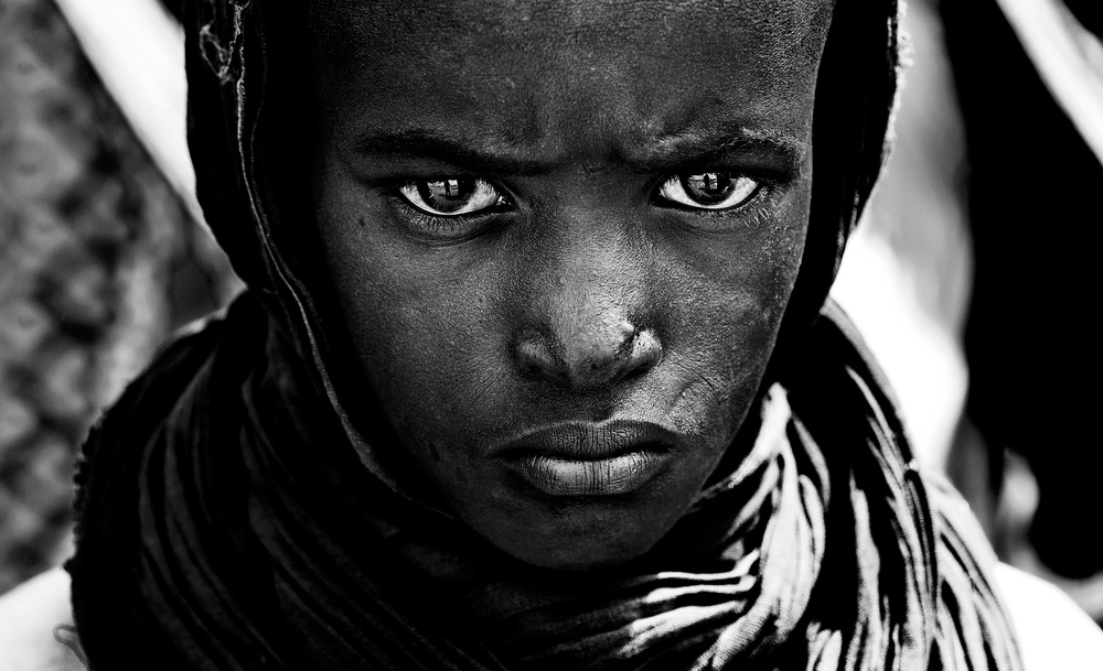 Surma tribe boy - Ethiopia von Joxe Inazio Kuesta Garmendia