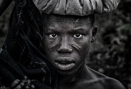 Surmi tribe boy