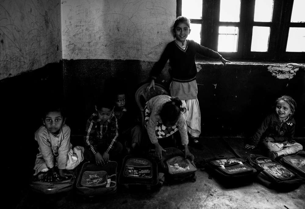 Children at school - Ladakh - India von Joxe Inazio Kuesta Garmendia