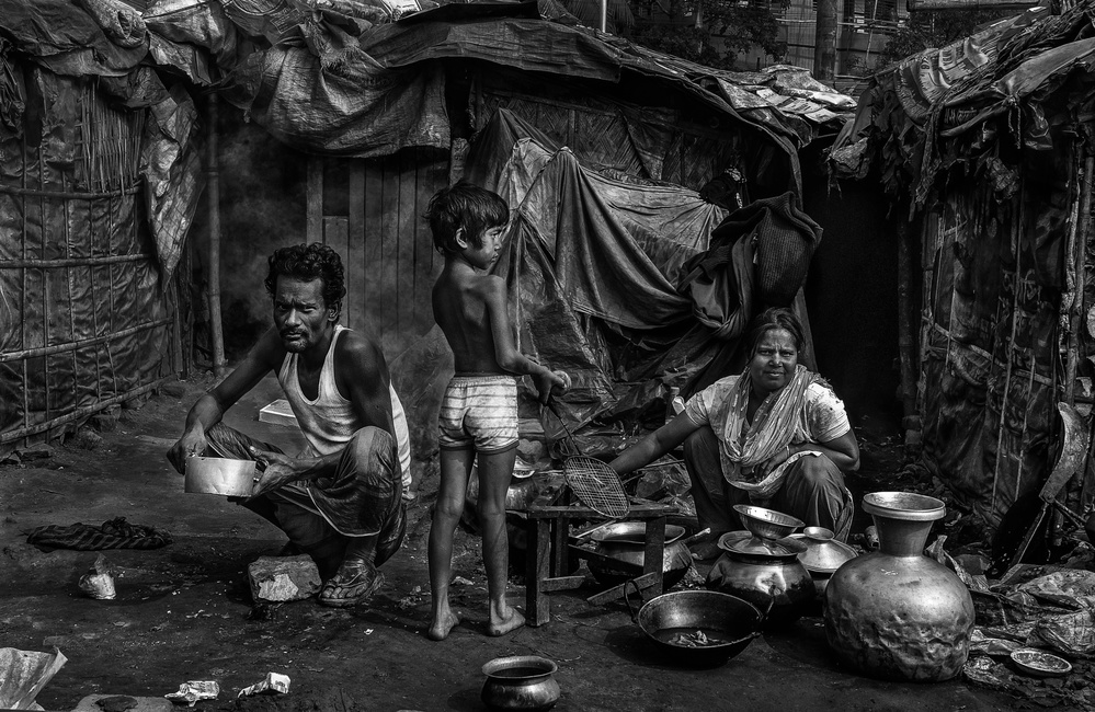 Life on the railroad tracks (Bangladesh) von Joxe Inazio Kuesta Garmendia