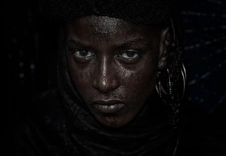 Girl watching the gerewol festival-III - Niger