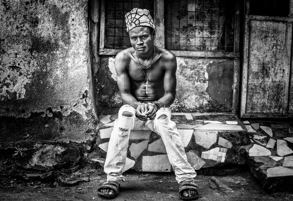 Man in the old Buduburam refugee camp - Ghana von Joxe Inazio Kuesta Garmendia