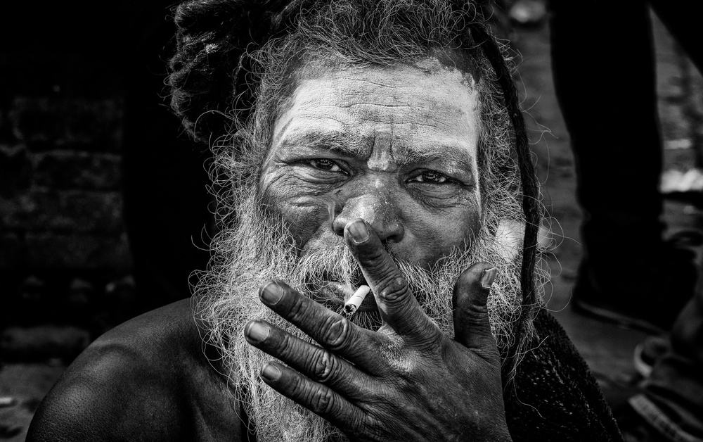 Man at the Pashupatinath Temple-IV - Kathmandu von Joxe Inazio Kuesta Garmendia