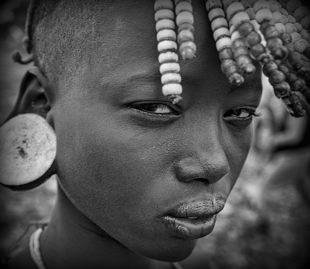 Mursi girl (Omo Valley-Ethiopia) von Joxe Inazio Kuesta Garmendia