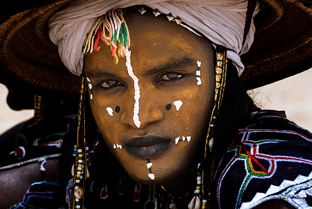 Peul man at a gerewol festival. von Joxe Inazio Kuesta Garmendia