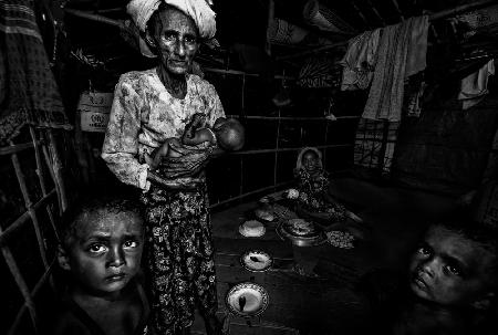 Rohingya family at home - Bangladesh