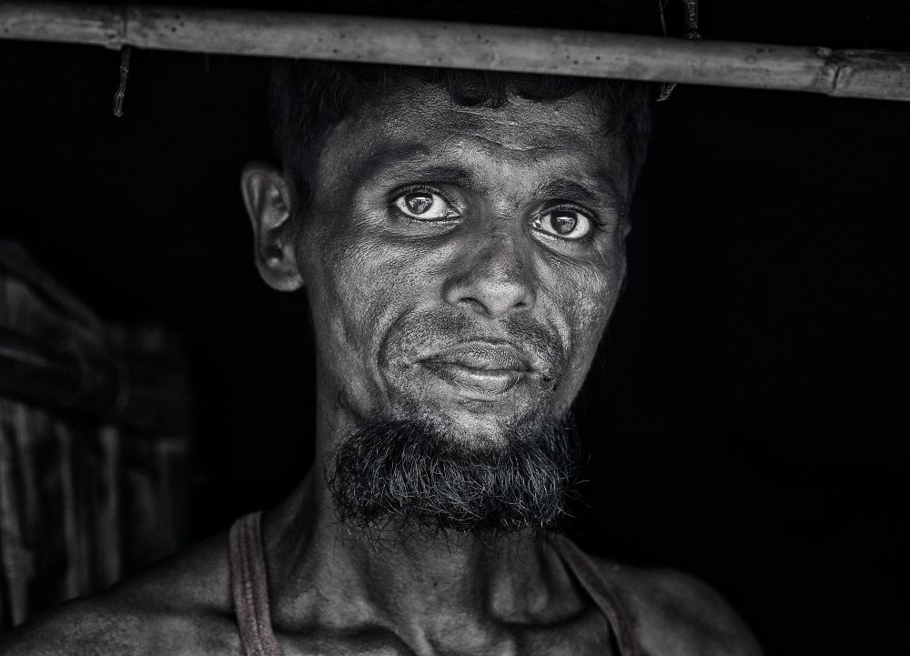 Rohingya refugee man - Bangladesh von Joxe Inazio Kuesta Garmendia