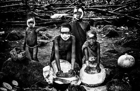 Surma children having fun.