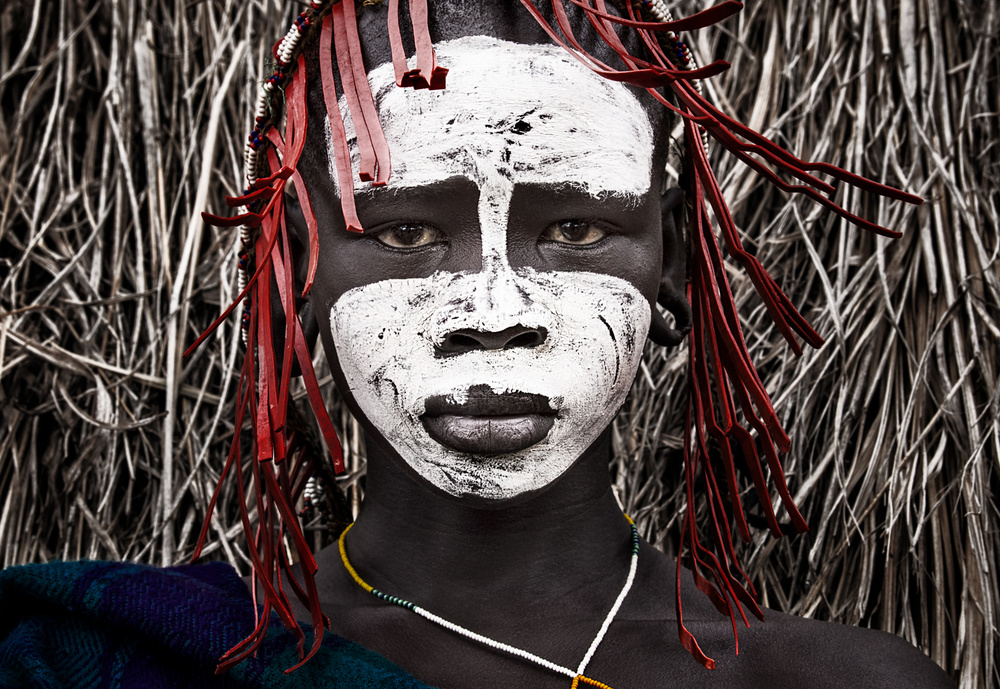 Surma tribe girl-II-Ethiopia von Joxe Inazio Kuesta Garmendia