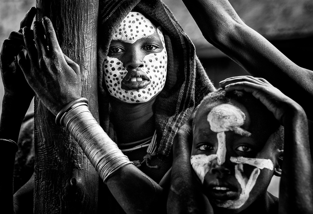 Surma tribe people - Ethiopia von Joxe Inazio Kuesta Garmendia