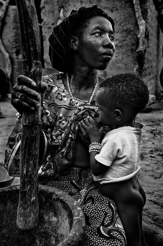 Trying to feed himself von Joxe Inazio Kuesta Garmendia