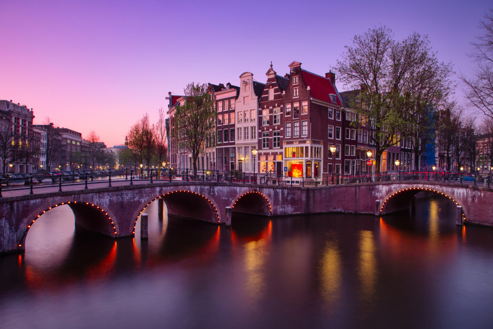 Amsterdam: Atardecer en el canal von JUAN CARLOS HERVÁS MARTÍNEZ