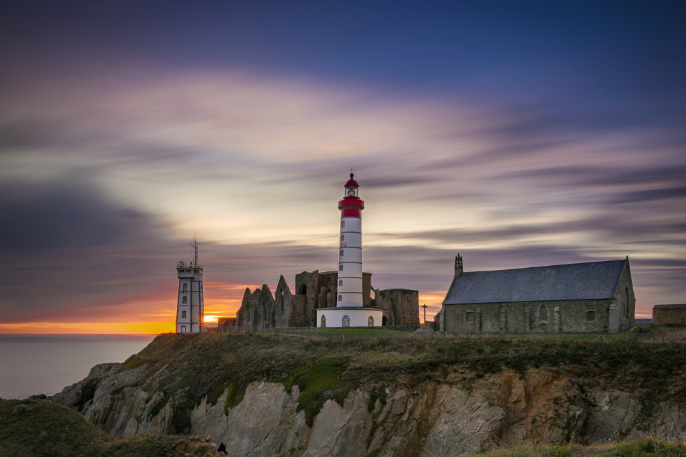 Puesta de sol en el faro de Saint Mathieu von JUAN CARLOS HERVÁS MARTÍNEZ