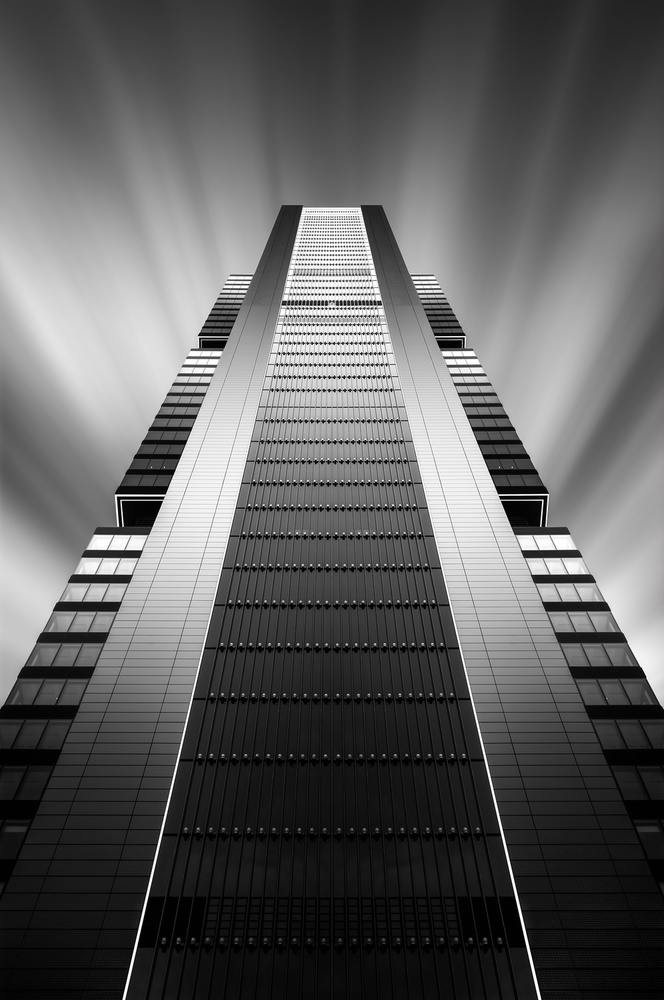 Lines in the tower von Juan López Ruiz