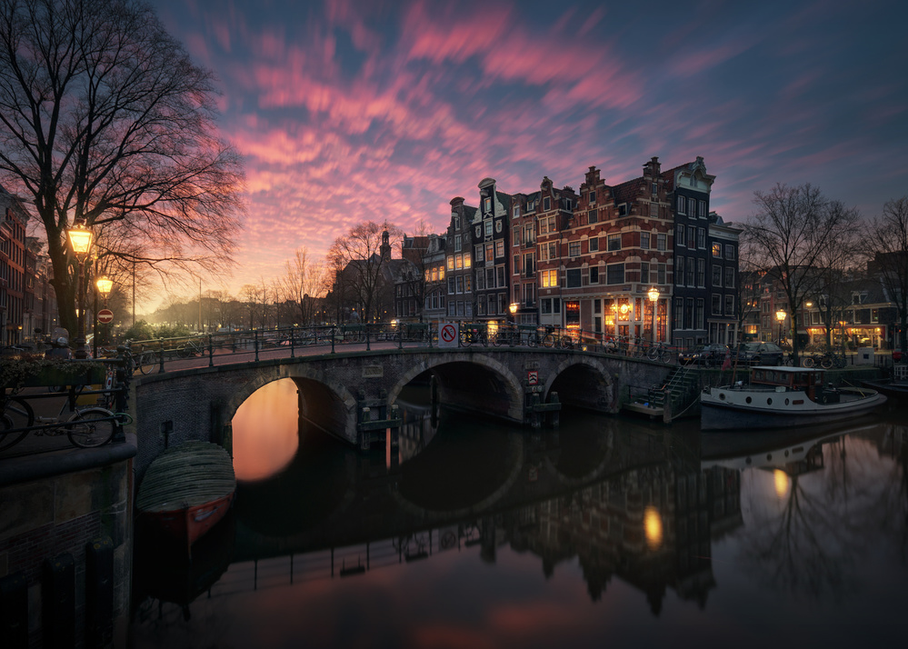 The cross von Juan Pablo de Miguel