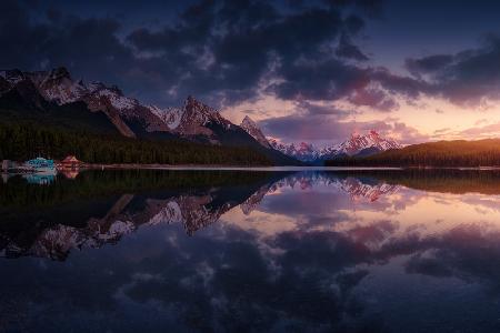 Maligne mountains