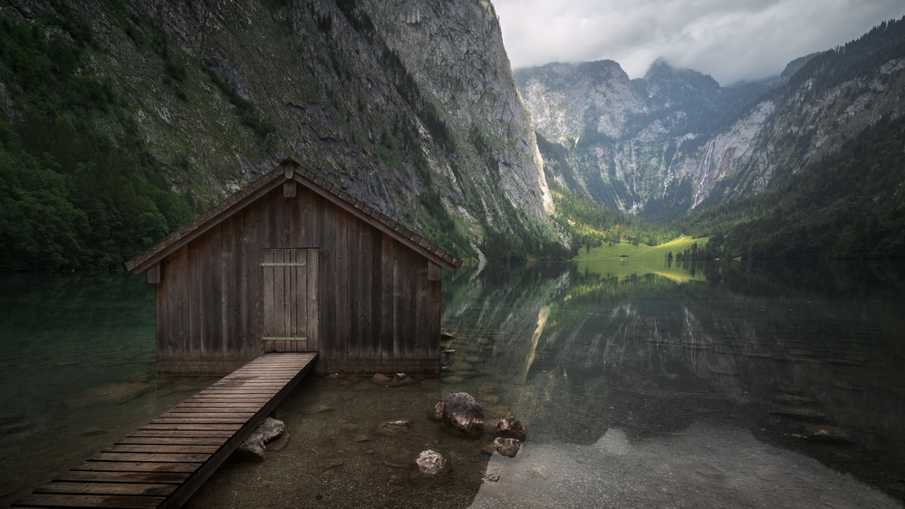 The little boat-house. von Juan Romero Salamanca