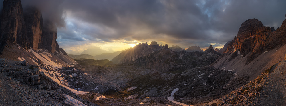 Walk Around Tre Cime di Lavaredo von Juan Romero Salamanca