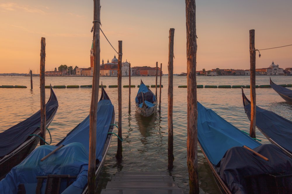 Venecian boats von Juan Romero Salamanca