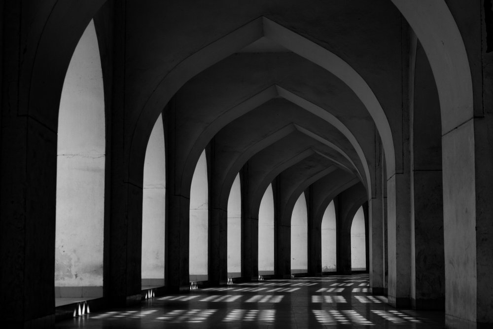 Corridor of The Baitul Mukarram Mosque von Jubair Ahmed Arnob