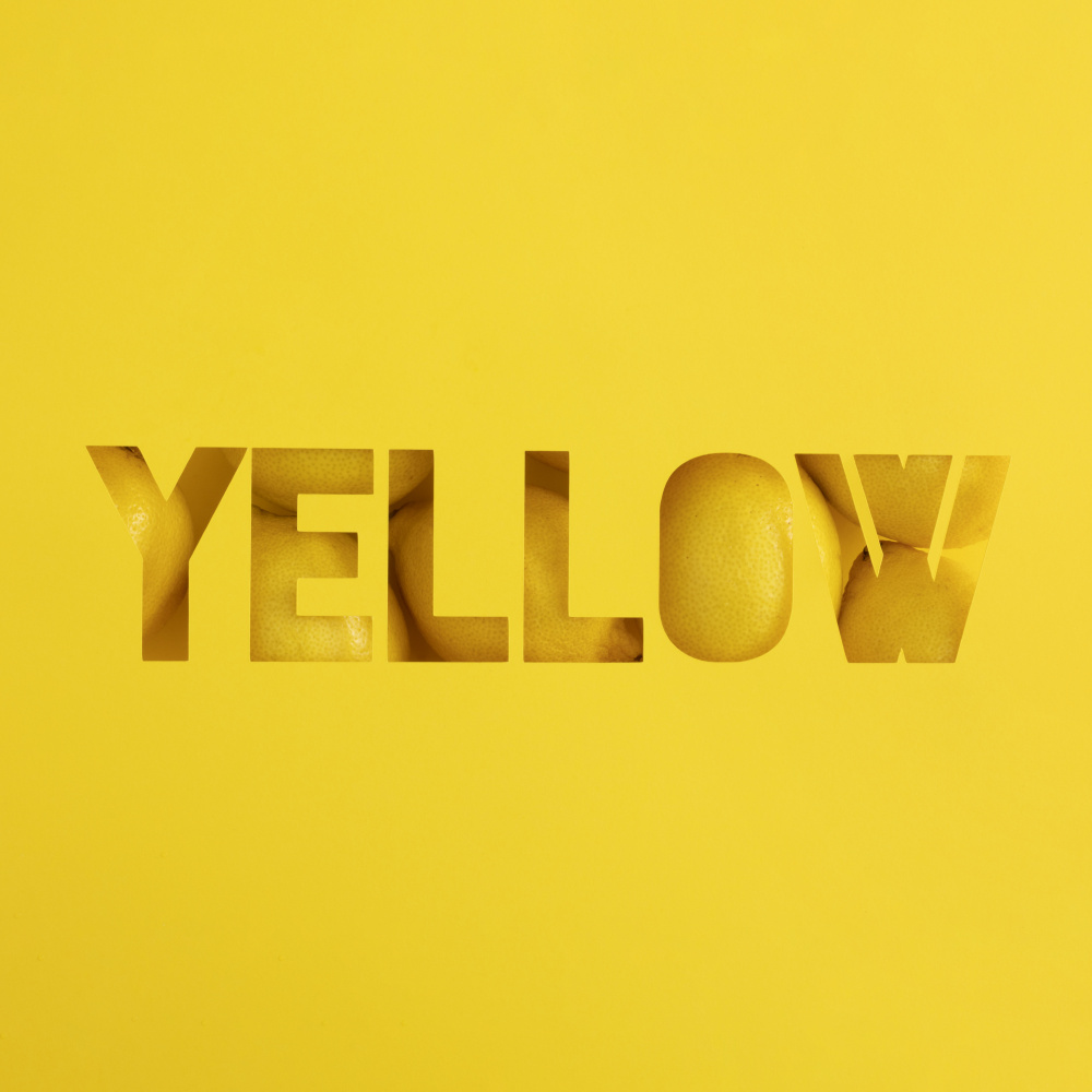 Yellow von Julia Ramiro