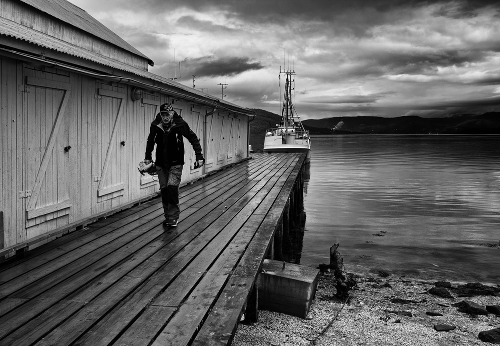 Storm in the fjord von Julien Oncete