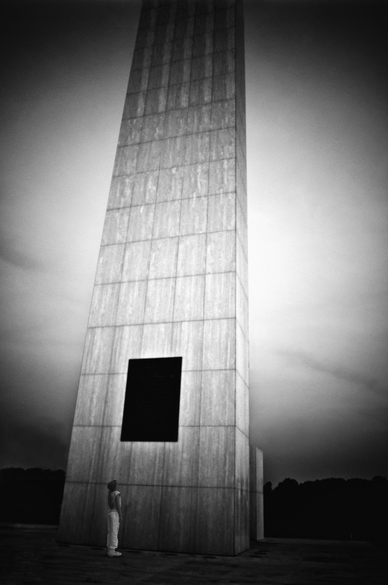 Little girl and obelisk von Juraj Čičatko - (ASON)