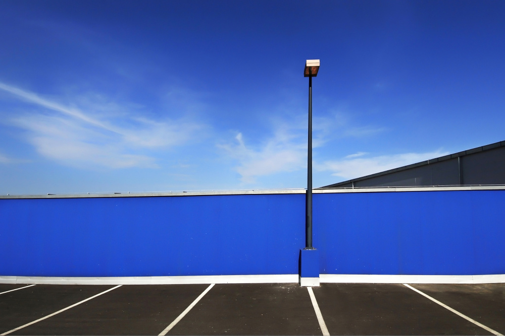 Parking in blue von Jure Kravanja