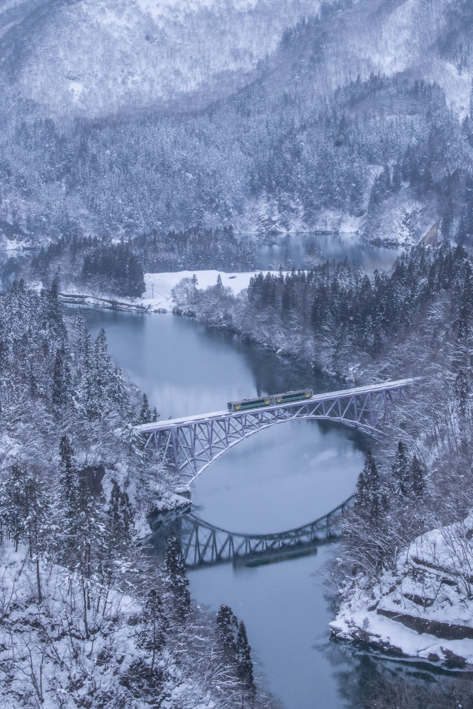 Winter train von Juri Aoki