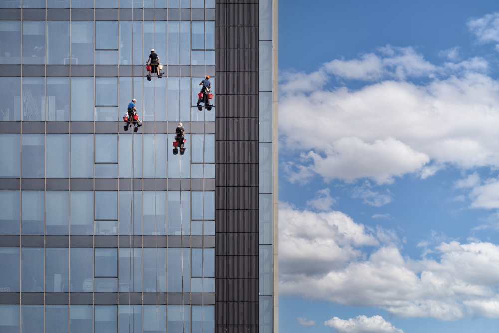 Four on the wall von Jurij Bizjak